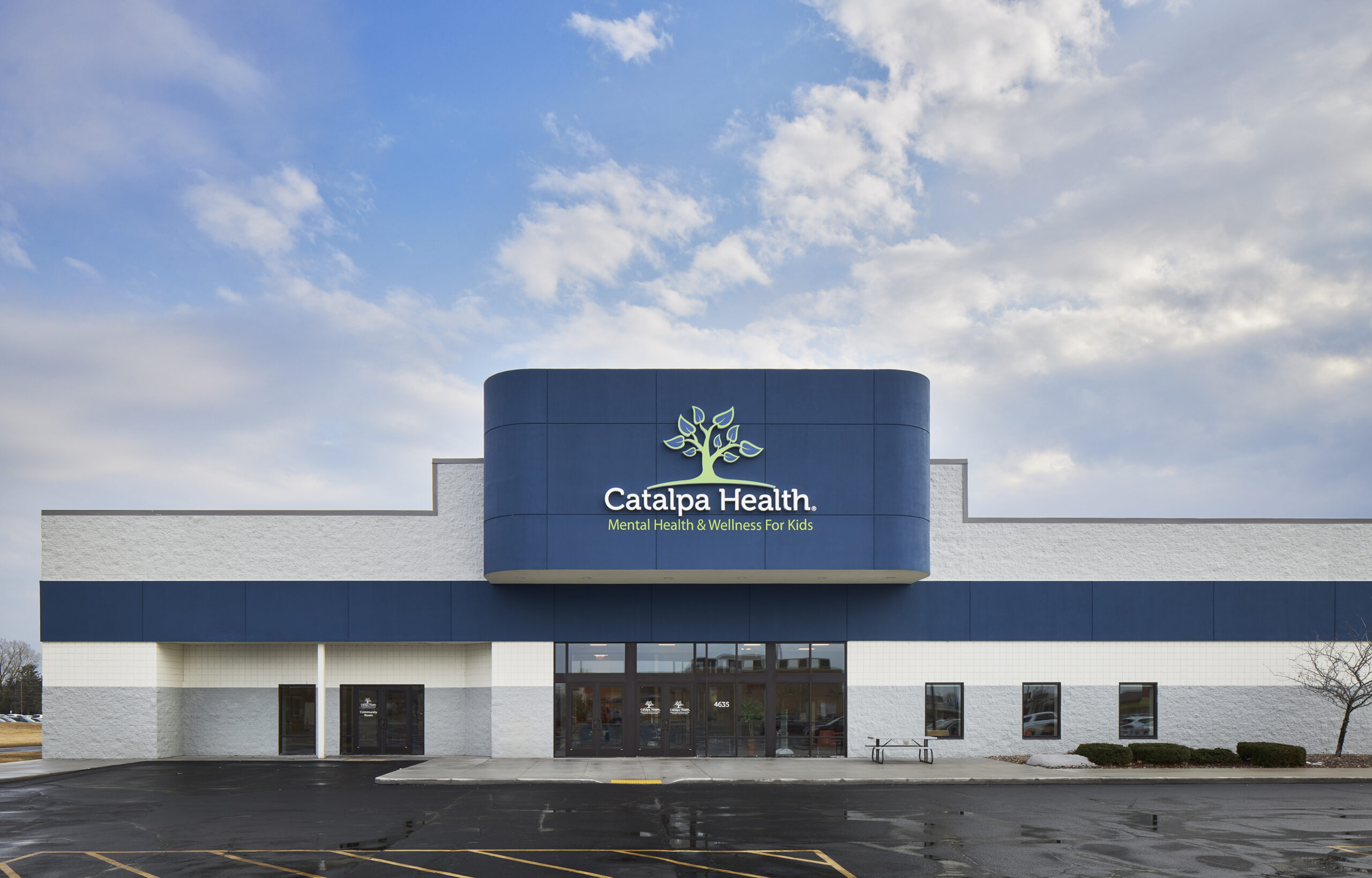 Exterior of Catalpa Health Clinic.